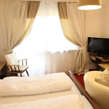 Hotell Wuerdinger Hof 3*