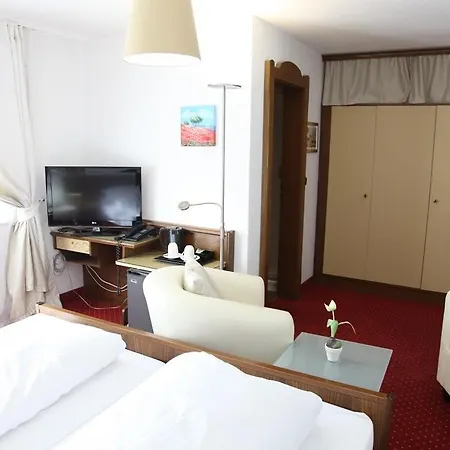 Wuerdinger Hof 3*